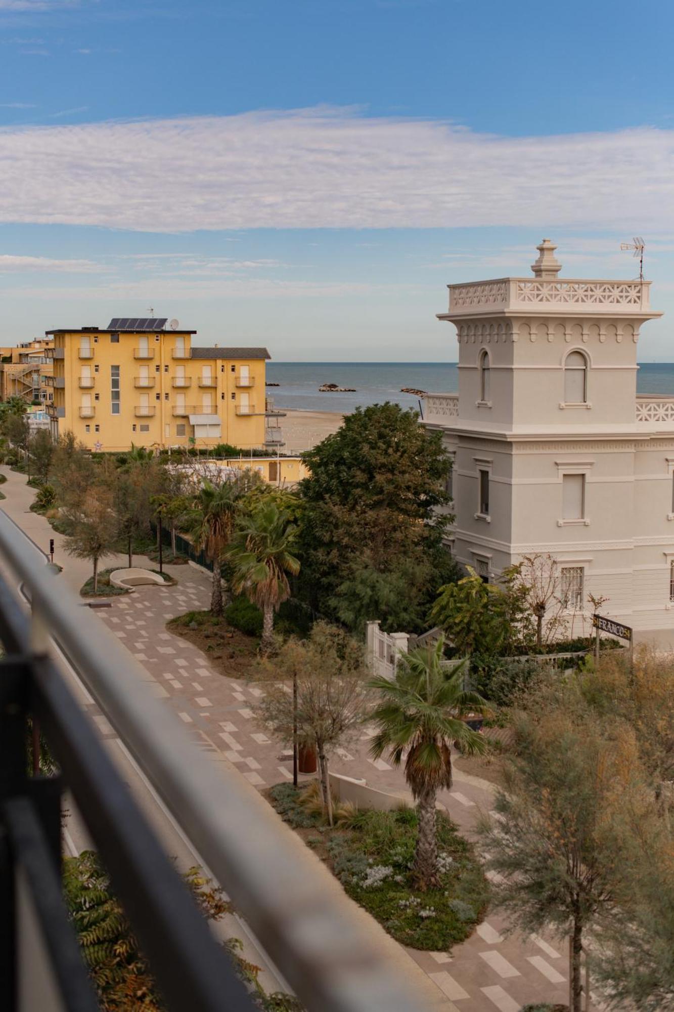 Hotel Re Leone Rimini Exterior foto